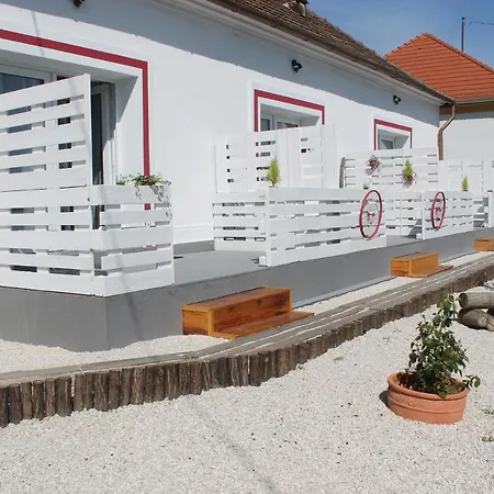 Ehm Apartman *